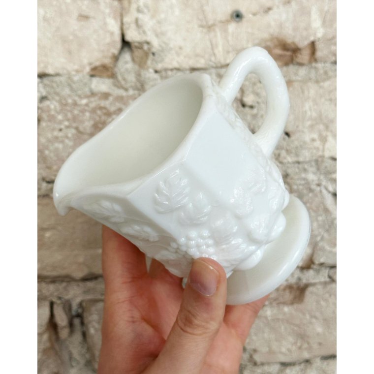 Fldekande, opalineglas, kantet med vindrueranker