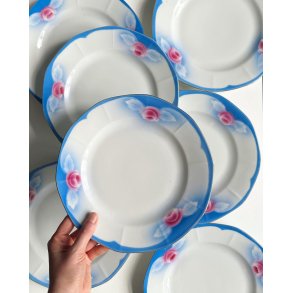 Czechoslovak dinner plates w rose and blue color, set of 7