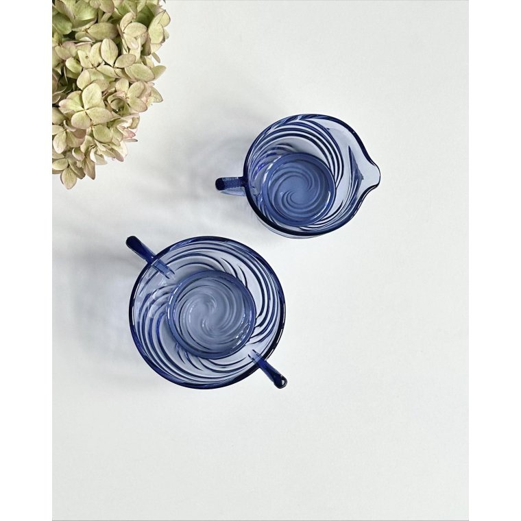 Lavendelblt glas, kantet m swirl