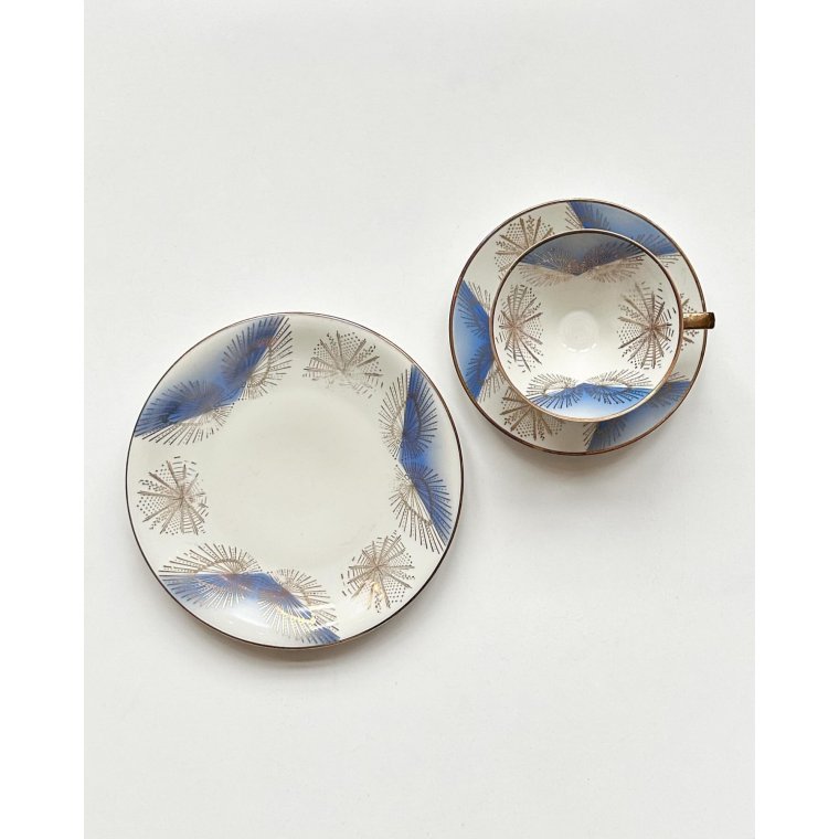 Triost, stor kop m underkop og kagetallerken, svag bl og guld