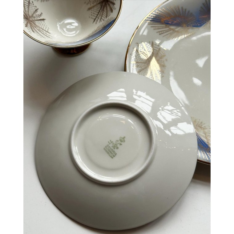 Triost, stor kop m underkop og kagetallerken, svag bl og guld