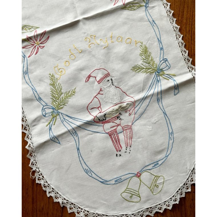 Antique table runner w embroidery, 88 x 38 cm