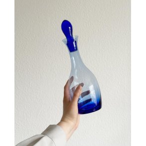 Caraffe, blue glass