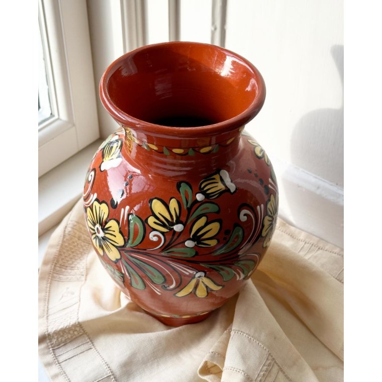Ceramic vase w folklore pattern