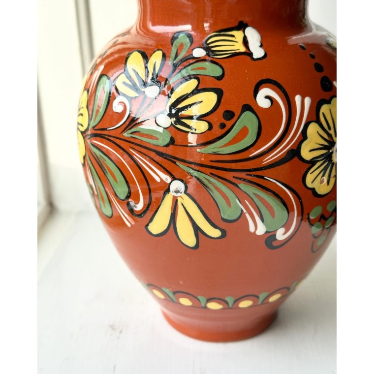 Ceramic vase w folklore pattern