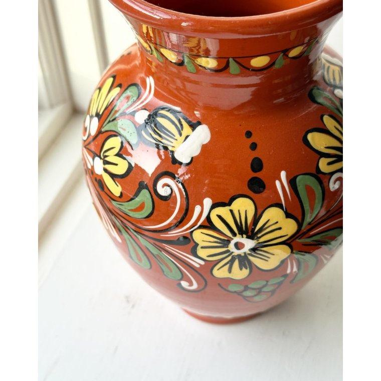 Ceramic vase w folklore pattern