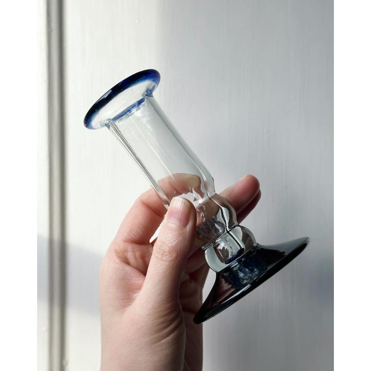 Lille glasvase, klar og bl