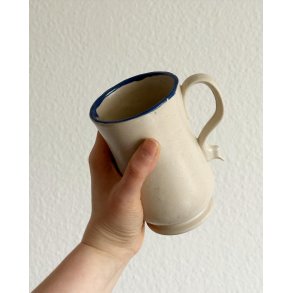 Ceramic mug w blue detail