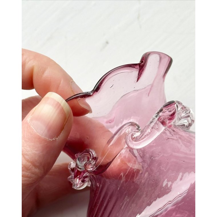 Pilgrim purple mini vase w ruffles, 1966-72, NB