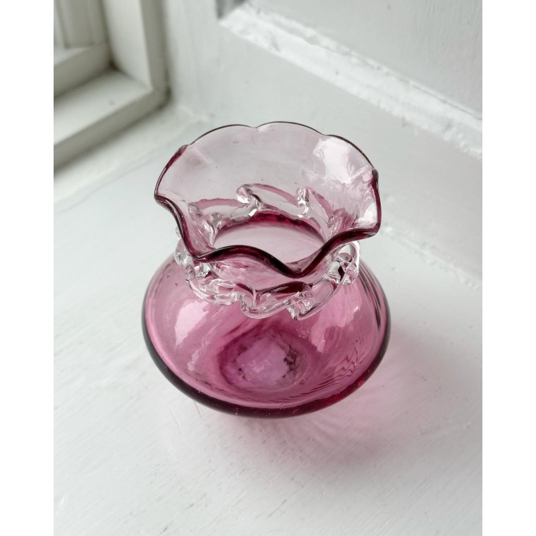 Pilgrim purple mini vase w ruffles, 1966-72, NB