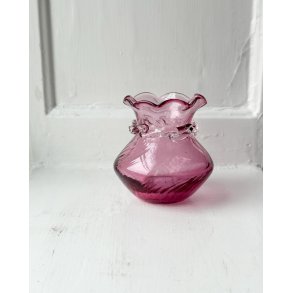 Pilgrim purple mini vase w ruffles, 1966-72, NB
