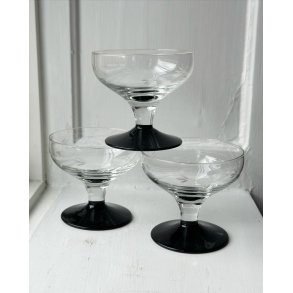 Champagne bowl w black base and chisellings, set of 3, NB