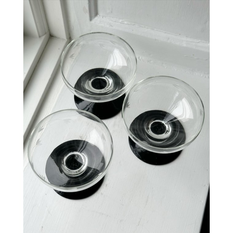 Champagneskl m sort fod og ciseleringer, 3 stk samlet, NB