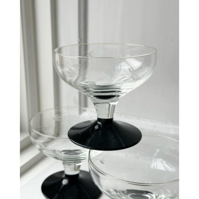 Champagneskl m sort fod og ciseleringer, 3 stk samlet, NB