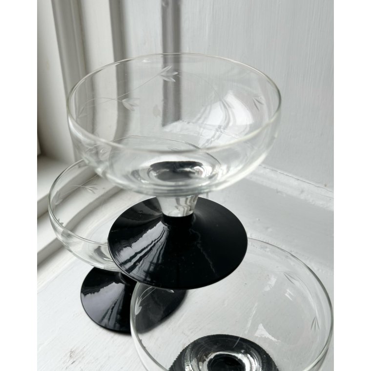 Champagneskl m sort fod og ciseleringer, 3 stk samlet, NB