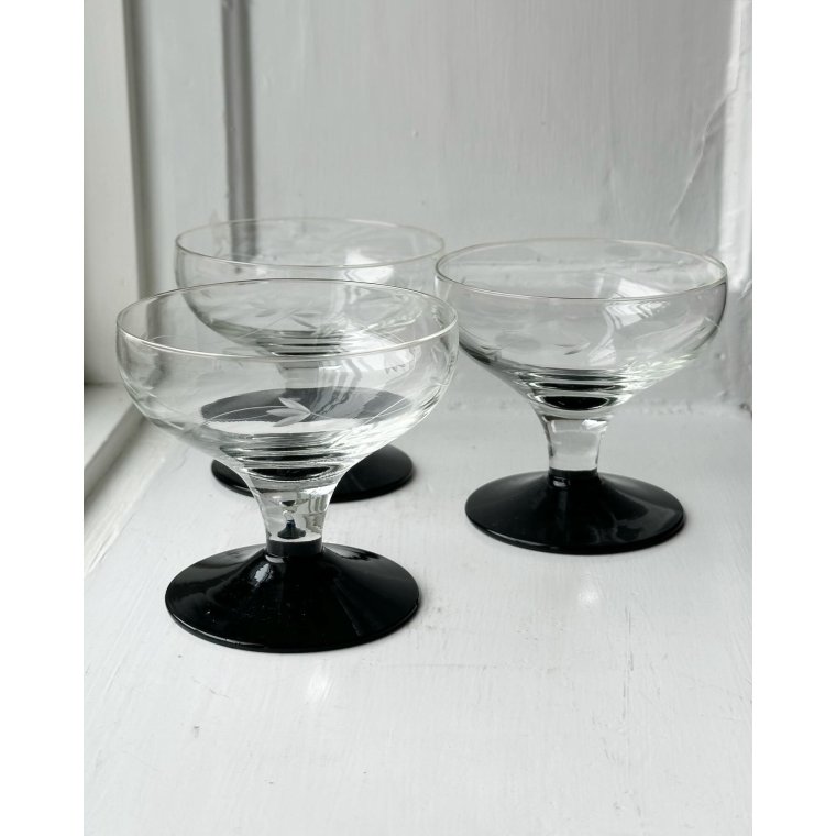 Champagneskl m sort fod og ciseleringer, 3 stk samlet, NB