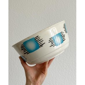 Torgau, faience, patinated serving bowl