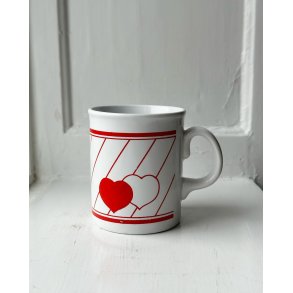 Retro mug w hearts