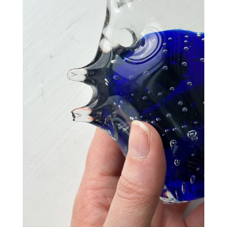 Fish, dark blue w bubbles, NB