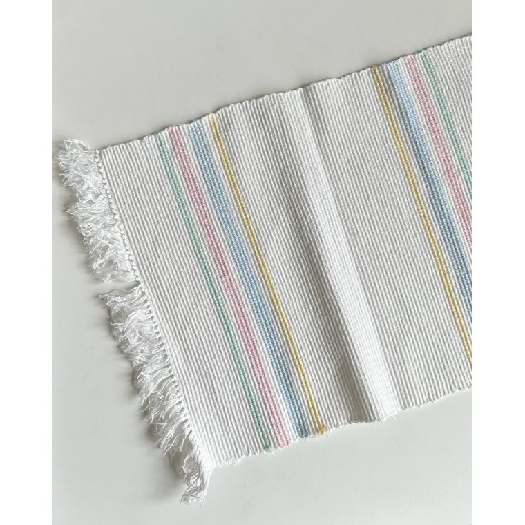 Dkkeserviet, hvid m pasteller og frynser