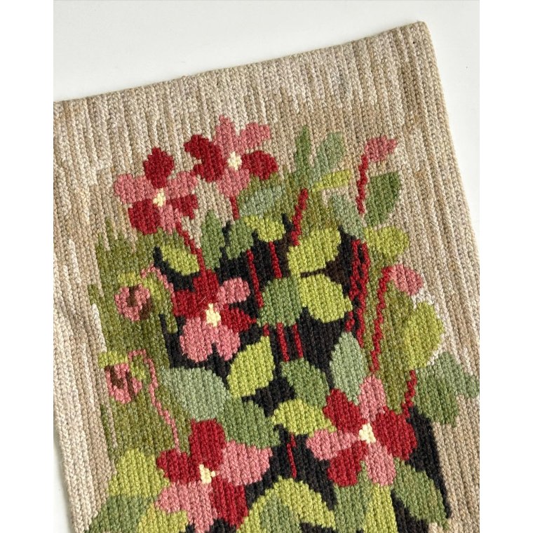 Svensk broderi, rosa blomster