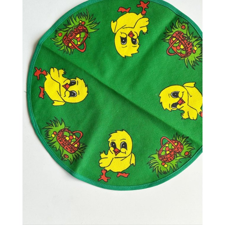 Retro doily w Easter chickens, 28 cm