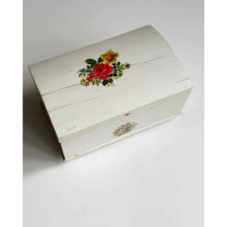 Old wooden box, white w decoupage