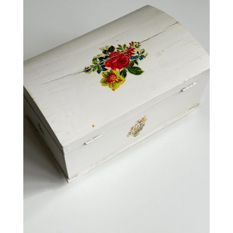 Old wooden box, white w decoupage