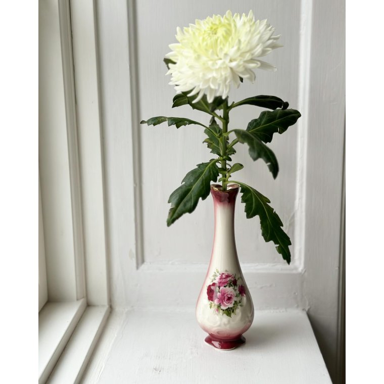 Staffordshire, engelsk fajancevase m blomster