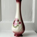 Staffordshire, engelsk fajancevase m blomster