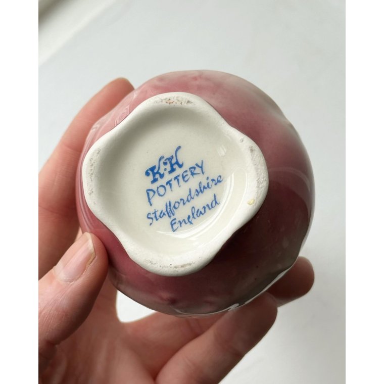 Staffordshire, engelsk fajancevase m blomster