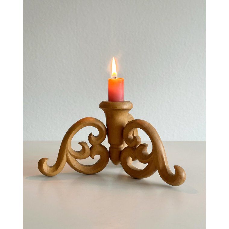 Trlysestage m snirklet fod