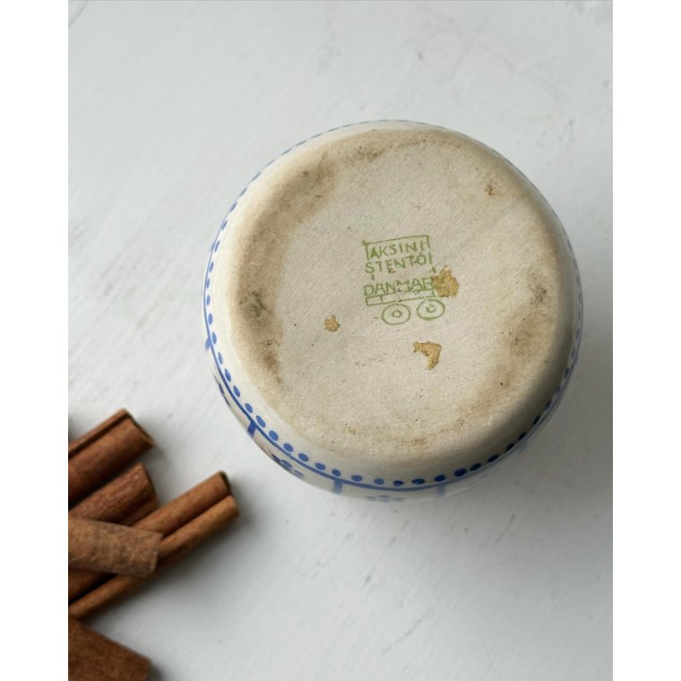 Kanelkrukke, Aksini Stentj