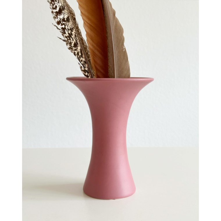 Rosy retro vase
