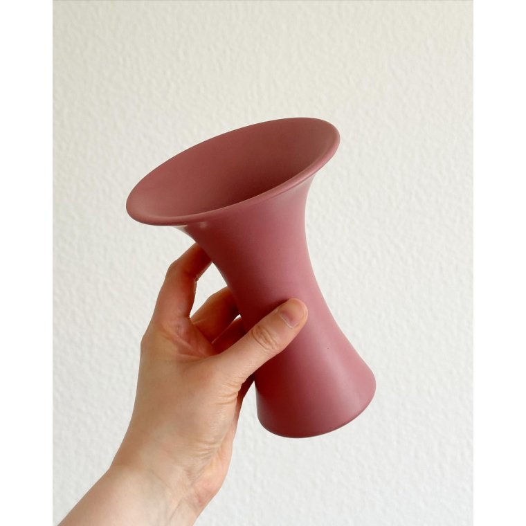 Rosy retro vase
