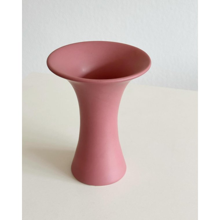 Rosy retro vase