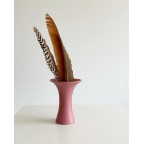 Rosy retro vase