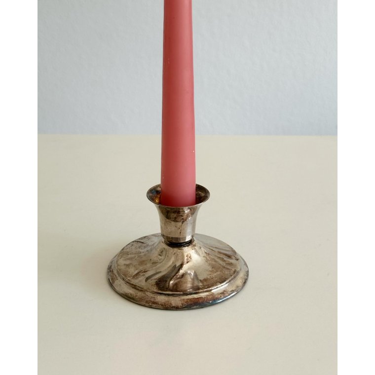 Silverplated candle holder with swirl base