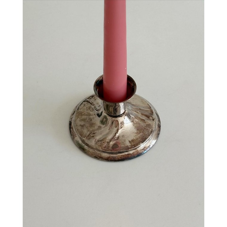 Silverplated candle holder with swirl base