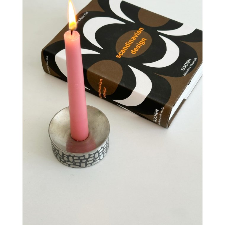 Tinstage, flad med mnster