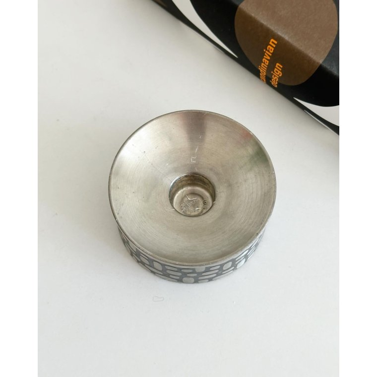 Tinstage, flad med mnster