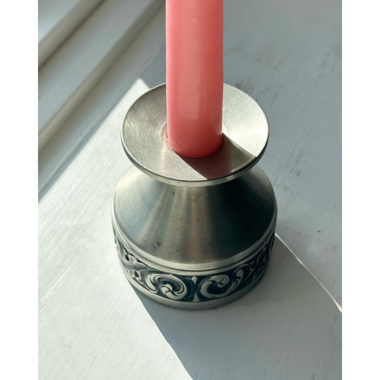 Pewter, pattern on base