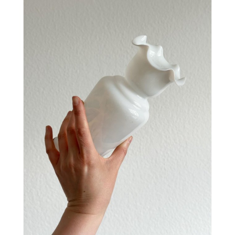 Antik opalinevase m emaljebemaling