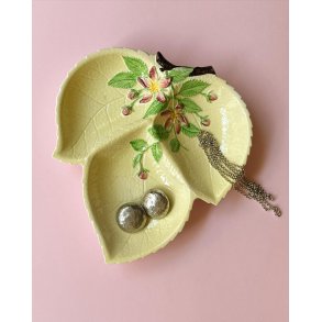 Carlton Ware, bladformet cabaretfad med blomster