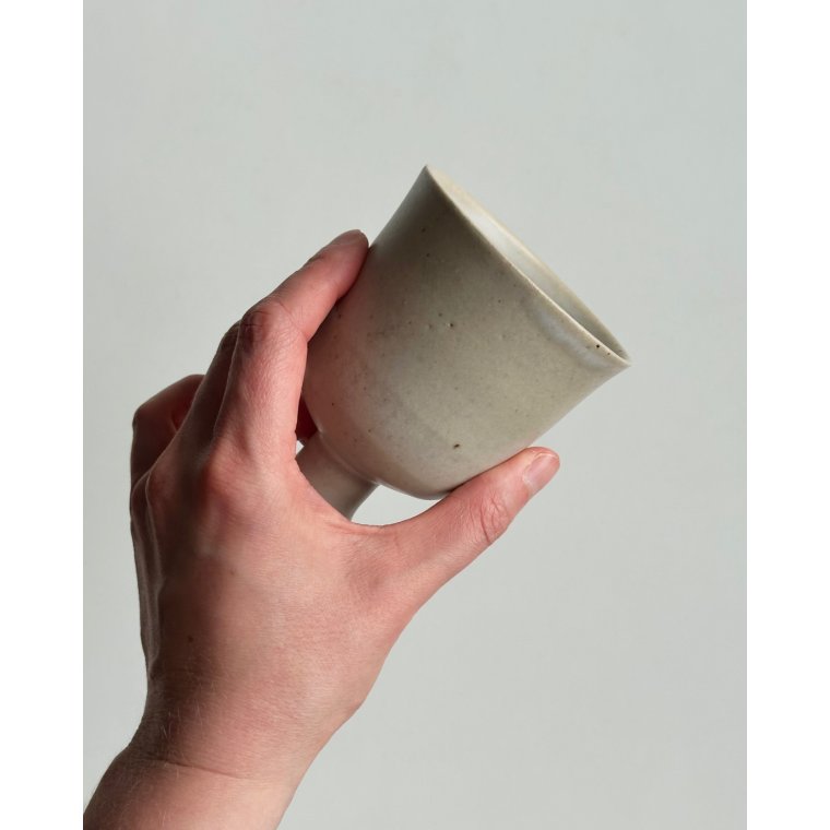 Keramikbger, vinglas, lys