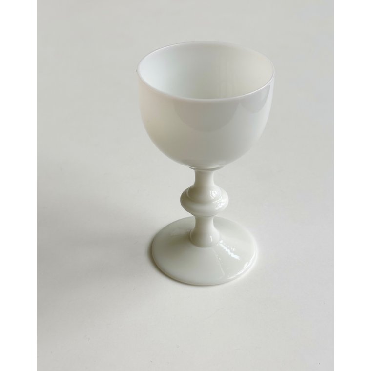 Vinglas, hvid opalineglas