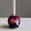 Pearl-stitched candleholder for thin candles