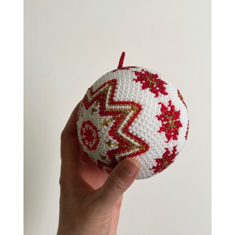 Perlesyet julekugle m stjerner
