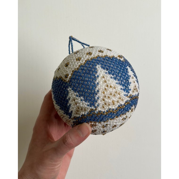 Perlesyet julekugle m grantrer