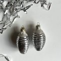 Ruffled with snow, silver, set of 2